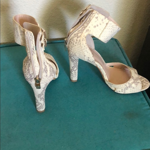 Vince Camuto Snake Skin Heels - Picture 3 of 3